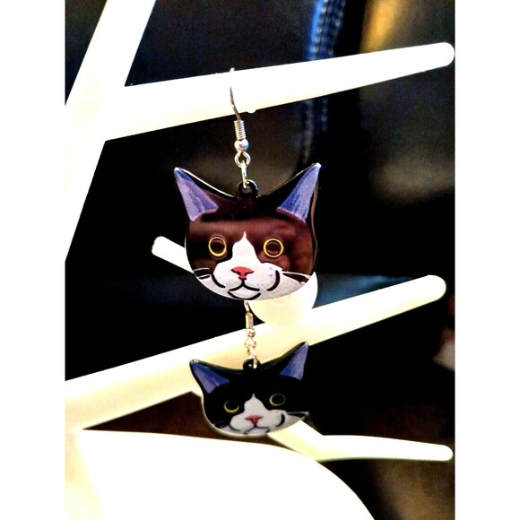 Cute Black White Cat Face Earrings 1.3 x 1.3 inches - Picture 4 of 7